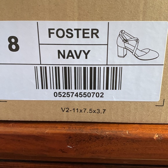 Journey Foster Navy Pumps NEW - Picture 9 of 9